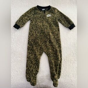 Nike Kids Camo Green Footie